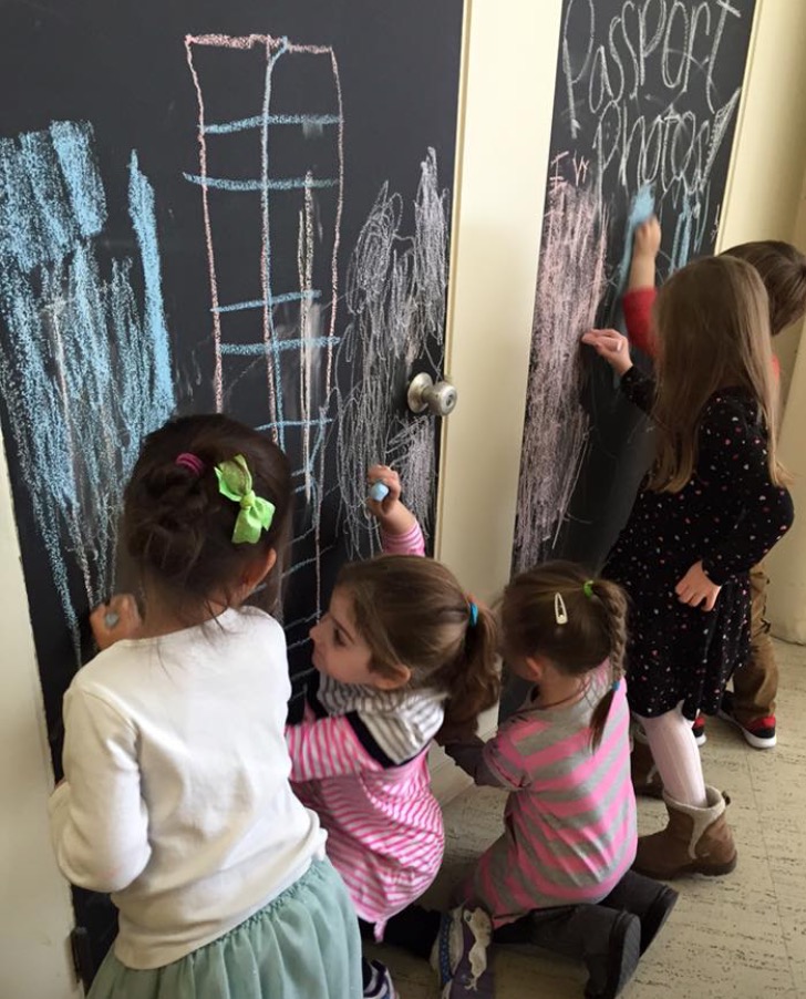 images/stories/HeaderImages/Frame4/chalk fun.jpg